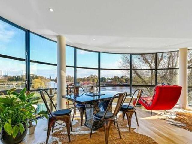 House for sale in Brentford End, Greater London