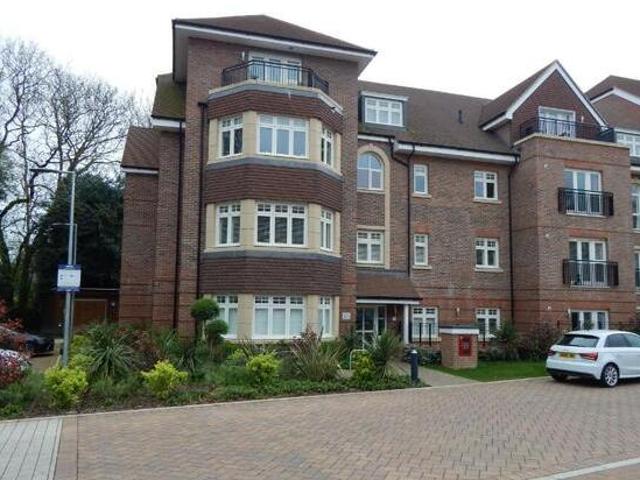 House for rent in Navestock Side, Essex