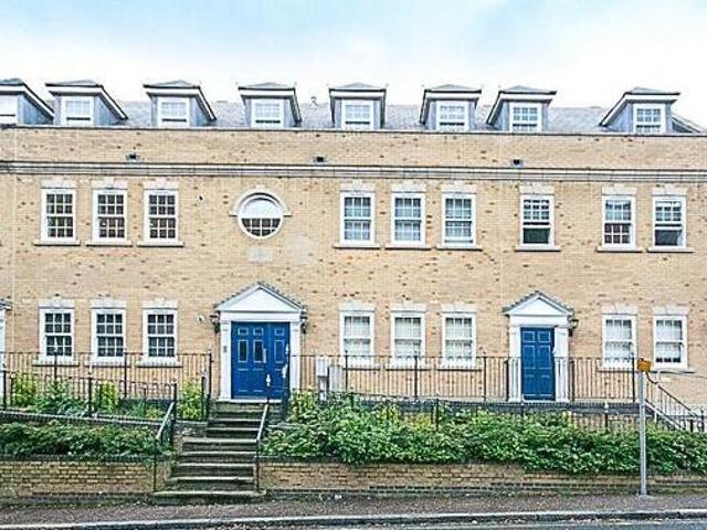 House for rent in Navestock Side, Essex