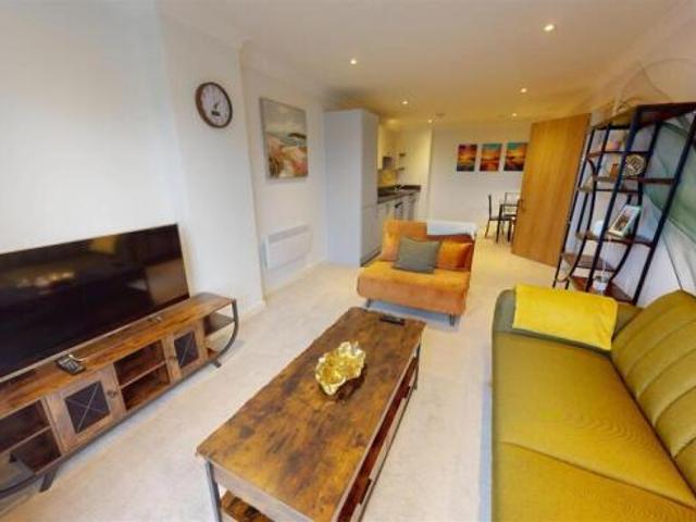Apartment for rent in Lane, Kirklees