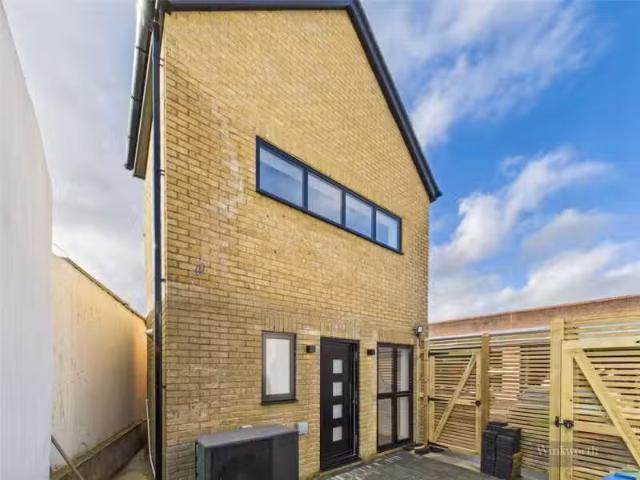 Apartment for rent in Surbiton, Greater London
