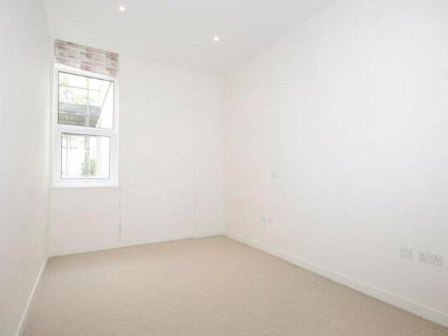 Apartment for rent in Acton, Greater London