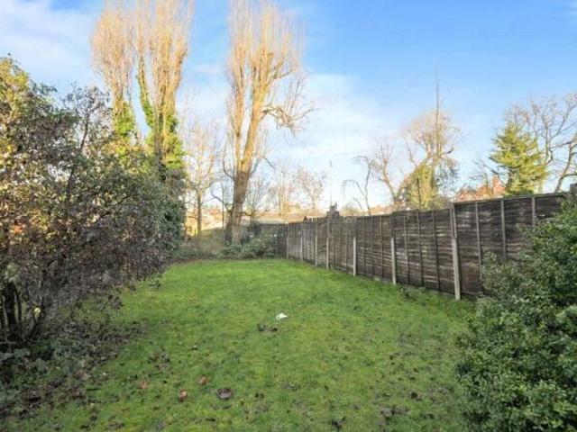 Apartment for rent in Brondesbury, Greater London