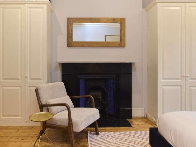 Apartment for rent in Brook Green, Greater London