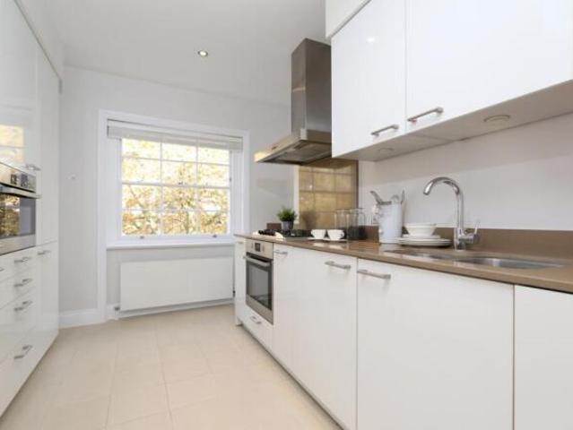 Apartment for rent in Cat Hill, England