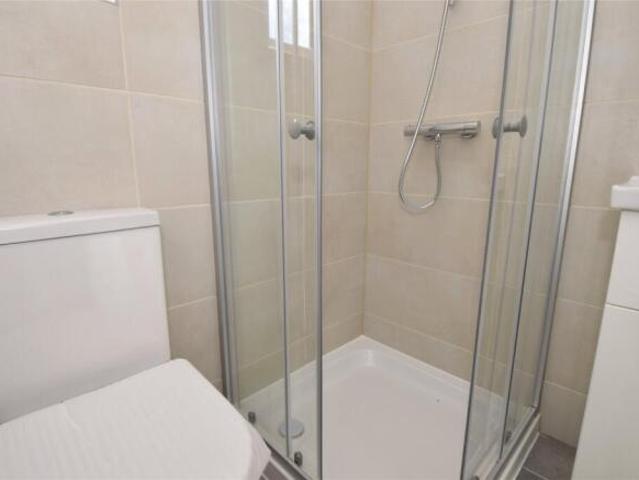 Apartment for rent in Cat Hill, England