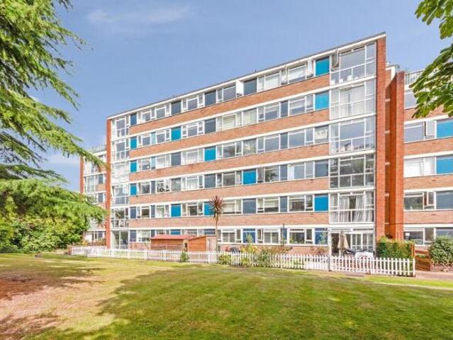 Apartment for rent in Cat Hill, England