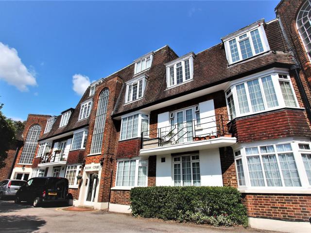 Apartment for rent in Southgate, Greater London