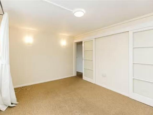 Apartment for rent in Cotham