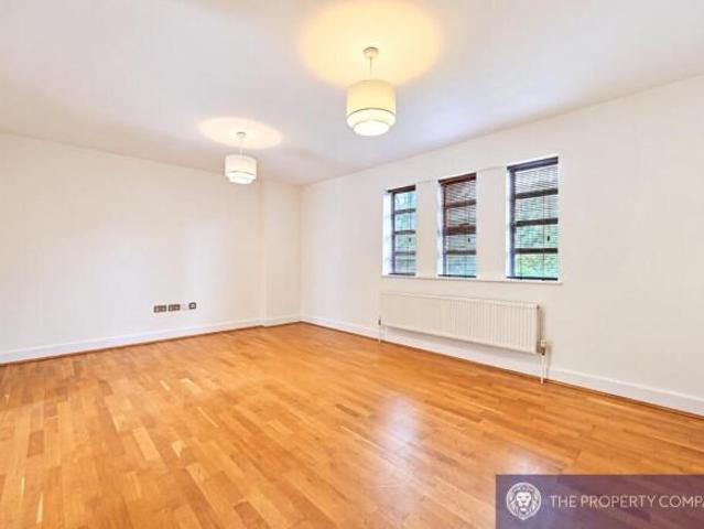 Apartment for rent in Cat Hill, England