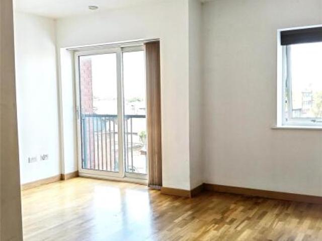 Apartment for rent in Surrey