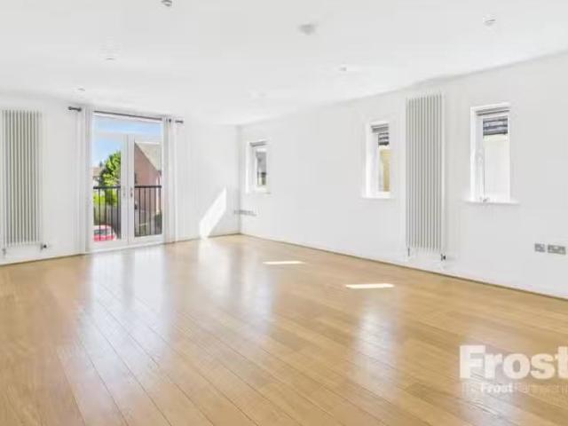 Apartment for rent in Forty Green, Isle Of Man