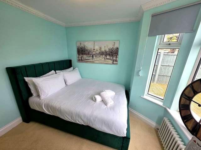 Apartment for rent in Chapel End, Greater London