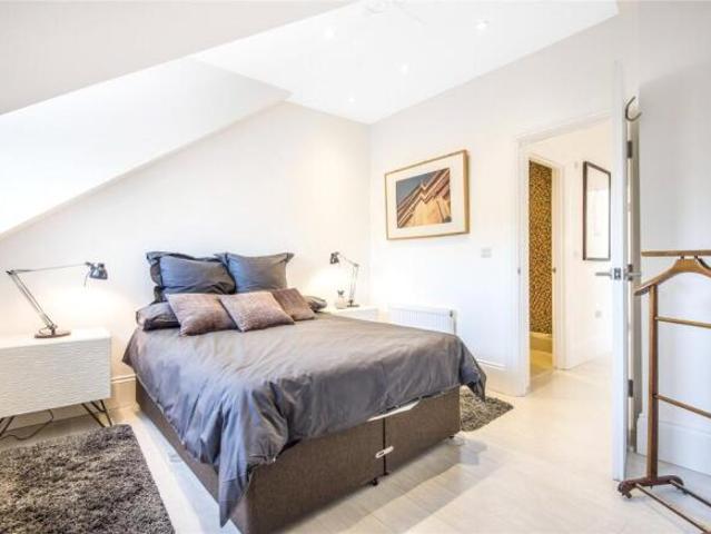 Apartment for rent in Broadwater Down, Sandown Park