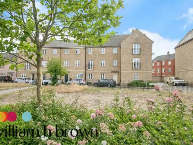 Apartment for rent in Mile End, Fordham Heath