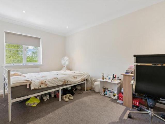 Apartment for rent in London Borough of Merton, South Wimbledon