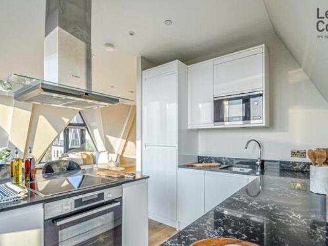 House for rent in Row Town, Surrey