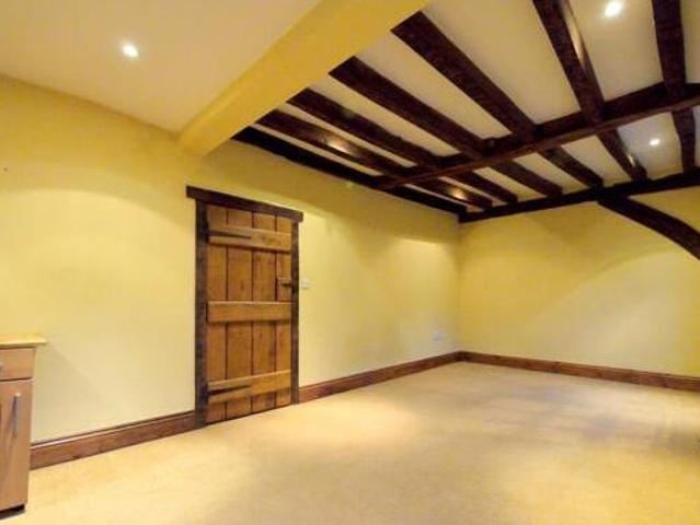 House for rent in Row Town, Surrey
