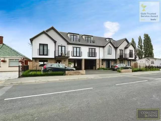 Apartment for rent in Lyons, Greater London
