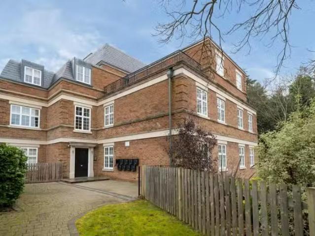 Apartment for rent in Chislehurst West, Bickley