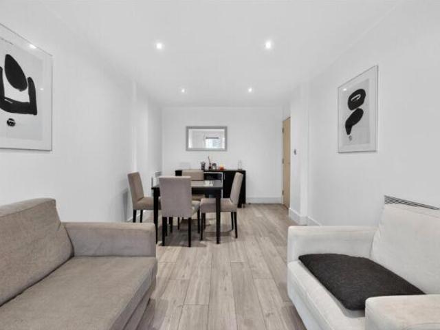 Apartment for rent in Chiswick, Greater London