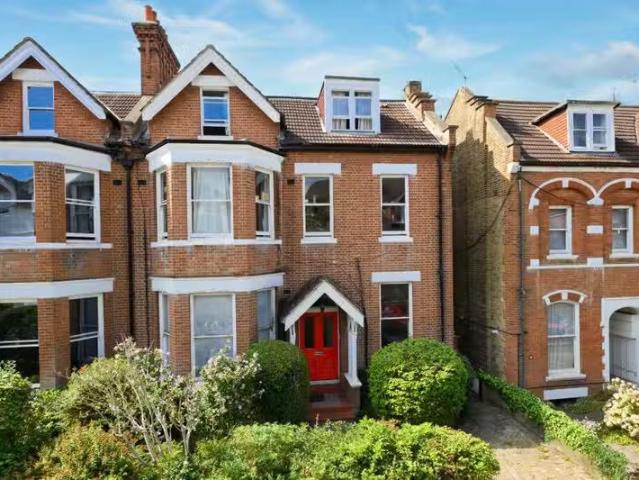 Apartment for rent in Surbiton, Greater London