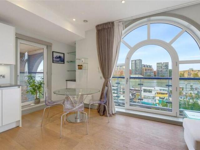 Apartment for rent in Cat Hill, England