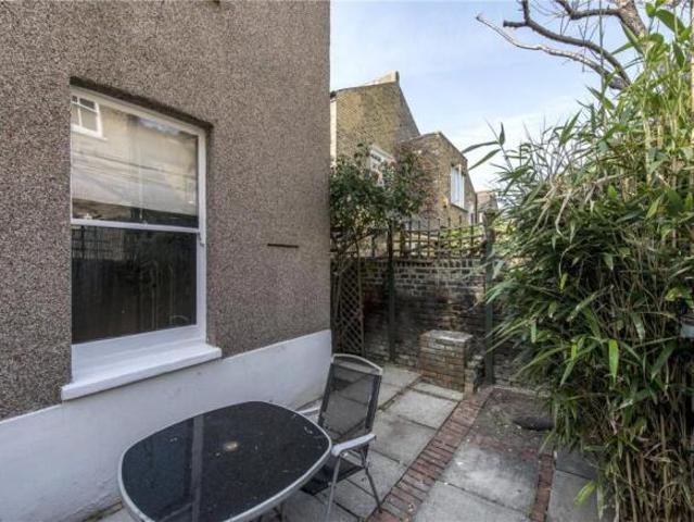 Apartment for rent in Cat Hill