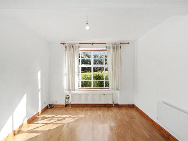 Apartment for rent in Colney Hatch, Greater London