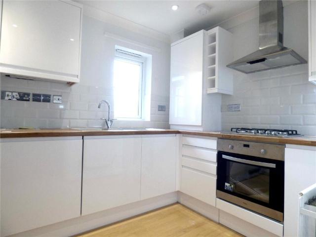 Apartment for rent in Colindale