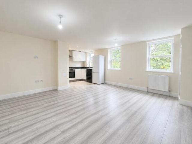 Apartment for rent in Cat Hill, England