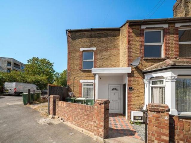 Apartment for rent in Erith, Greater London