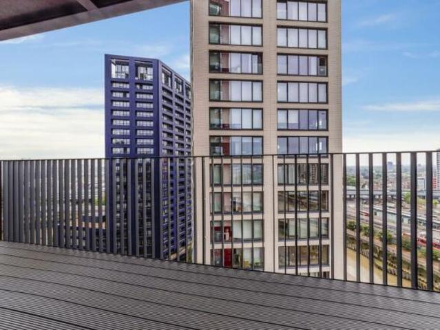 Apartment for rent in London City Island, Blackwall