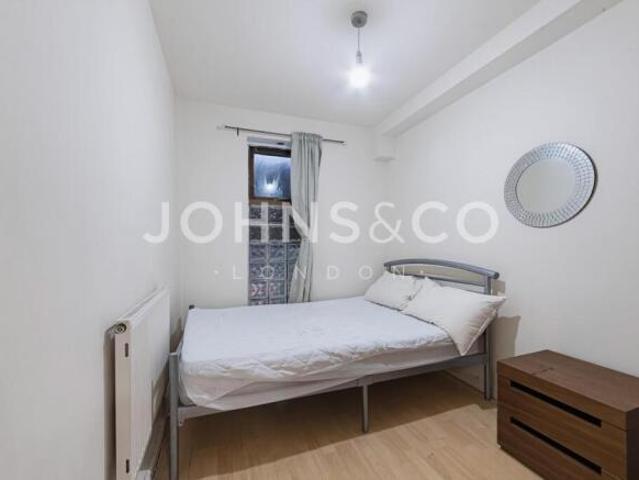 Apartment for rent in Cat Hill, England