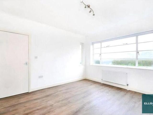 Apartment for rent in East Finchley, Isle Of Man