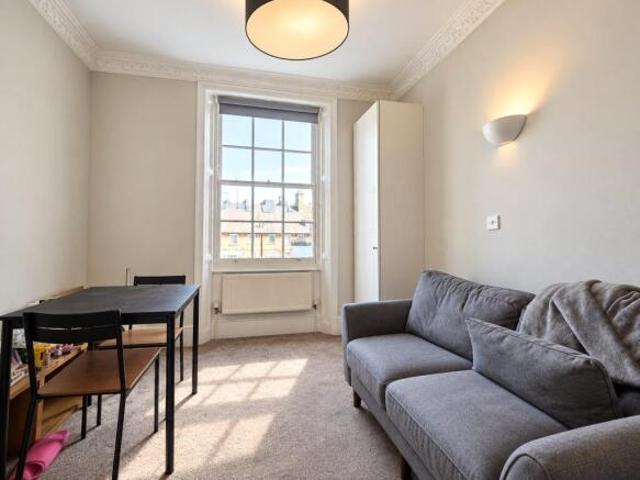 Apartment for rent in Cat Hill, England