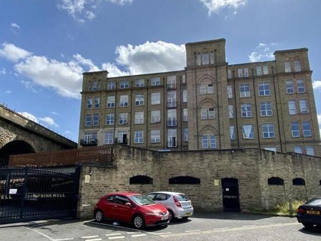 House for rent in Eightlands, Dewsbury