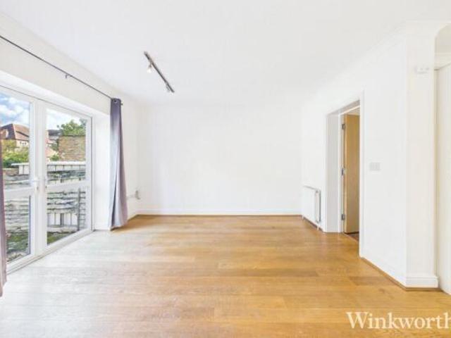 Apartment for rent in Cat Hill, England