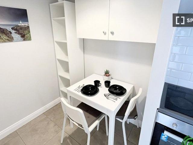 Apartment to rent in Bluebell, North Tipperary