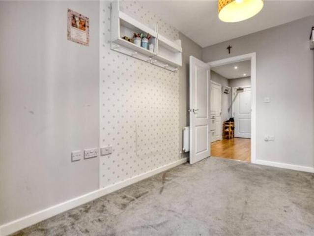Apartment for rent in Cat Hill, England