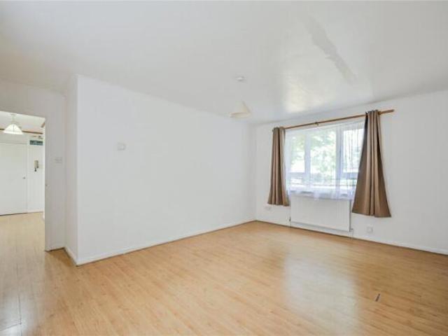 Apartment for rent in Cat Hill, England