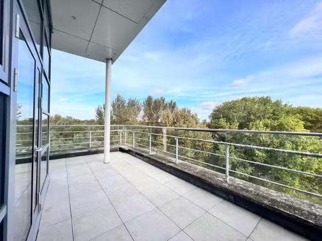 Apartment for rent in Hillview, Surrey