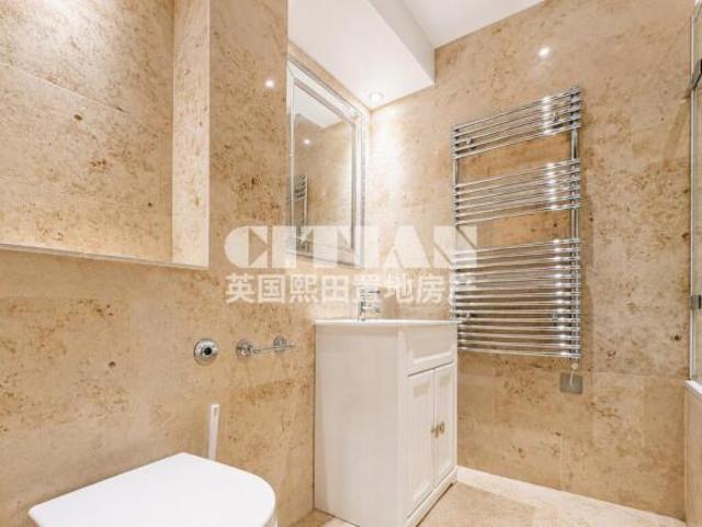 Apartment for rent in Elm Park, Greater London