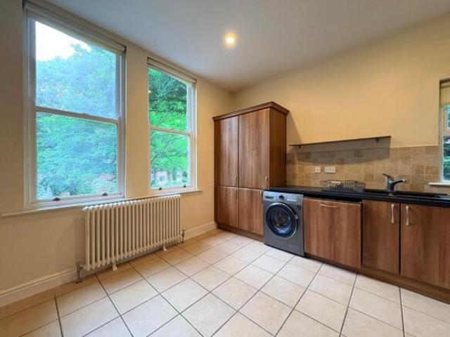 Apartment for rent in Calderstones