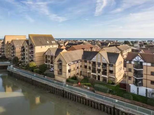Apartment for rent in Fishersgate, West Sussex