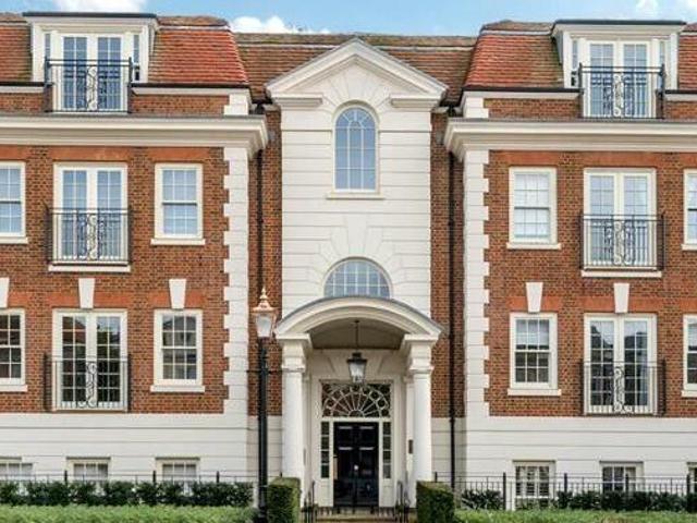 House for sale in Surrey