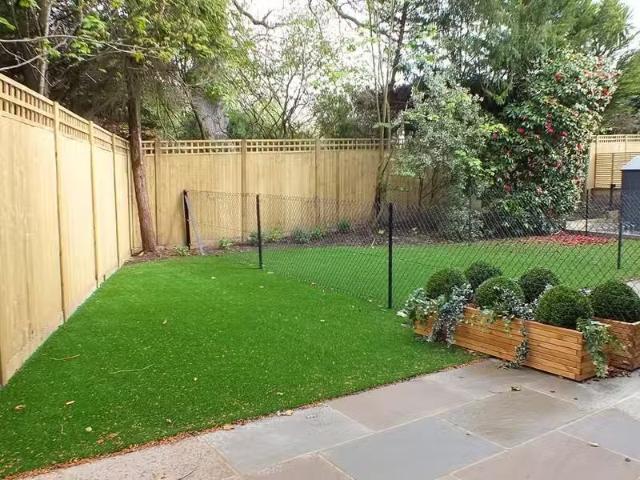 Apartment for rent in Blackhills, Surrey