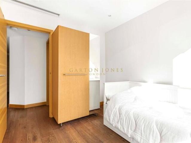 Apartment for rent in Cat Hill, England