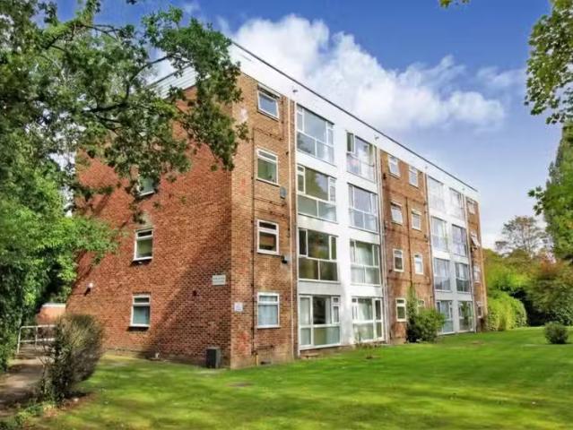 Apartment for rent in Heol-las, Surrey