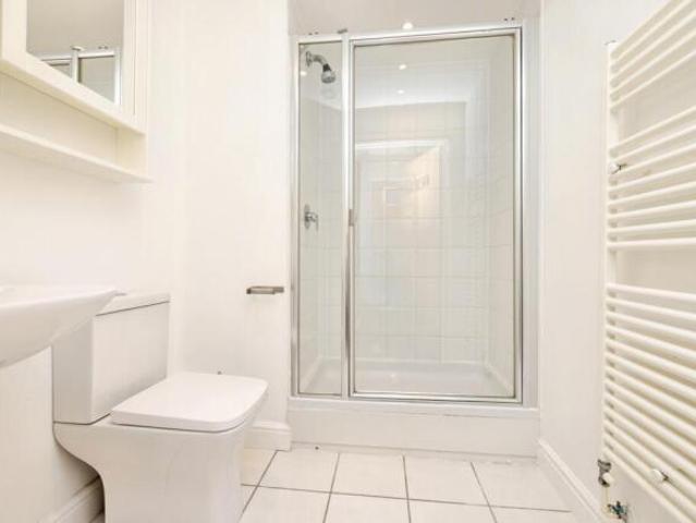 Apartment for rent in Brentford End, Greater London
